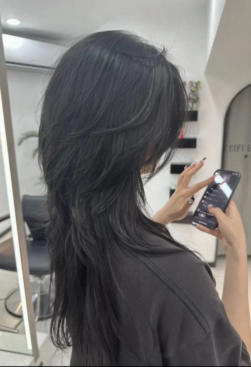 Kiểu cắt tóc Kiểu tóc mullet nữ Curtain bangs mềm mại sang trọng