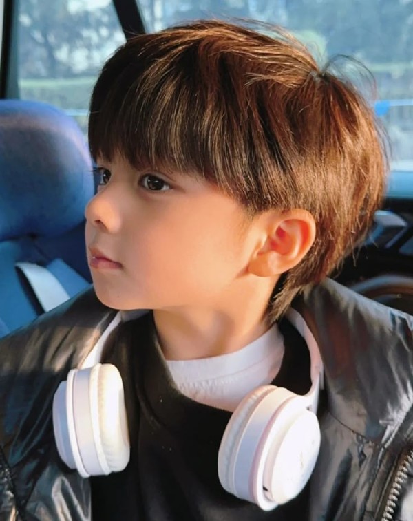 Kiểu tóc Hàn Quốc Kiểu tóc tém trẻ em phong cách idol Hàn Quốc xu hướng hot Style tóc Kiểu tóc tém trẻ em phong cách idol Hàn Quốc glass hair đẹp