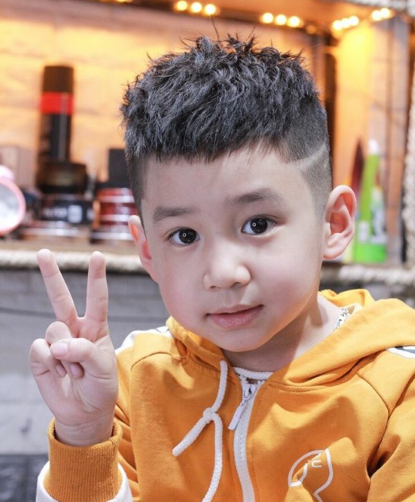 Kiểu tóc undercut Kiểu tóc tém undercut nhẹ cho bé trai cá tính nổi bật Form tóc Kiểu tóc tém undercut nhẹ cho bé trai disconnect đẹp