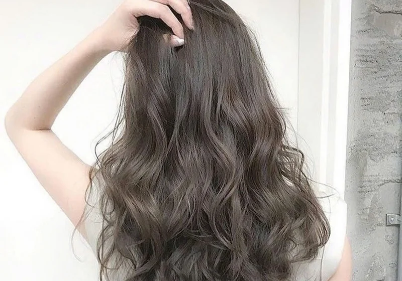 Kiểu tóc Layer nữ uốn sóng tầng đẹp tự nhiên