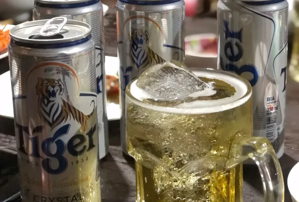 99+ Ảnh Uống Bia Rượu (Hài Hước) Chụp Hình Uống Bia Cực Xinh – ảnh kiểu tóc thực tế