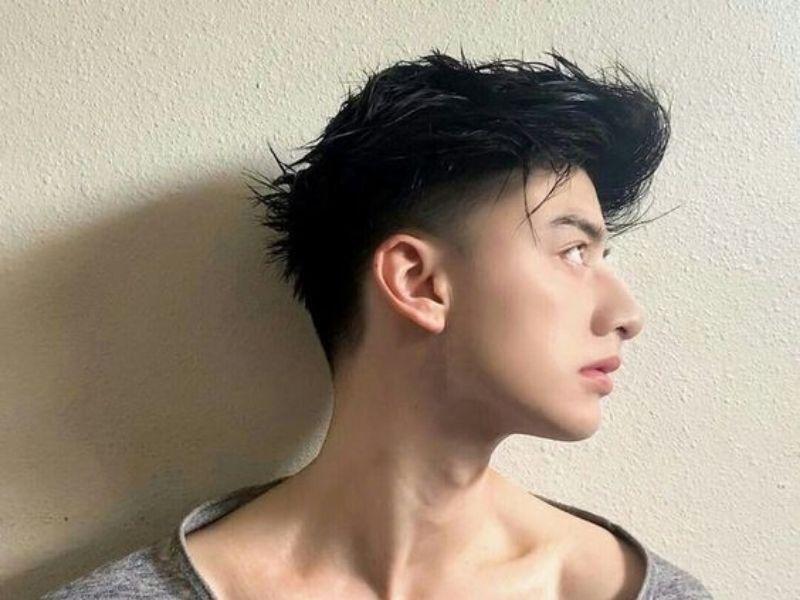 Form tóc Ivy League Side Part nam gọn sắc nét