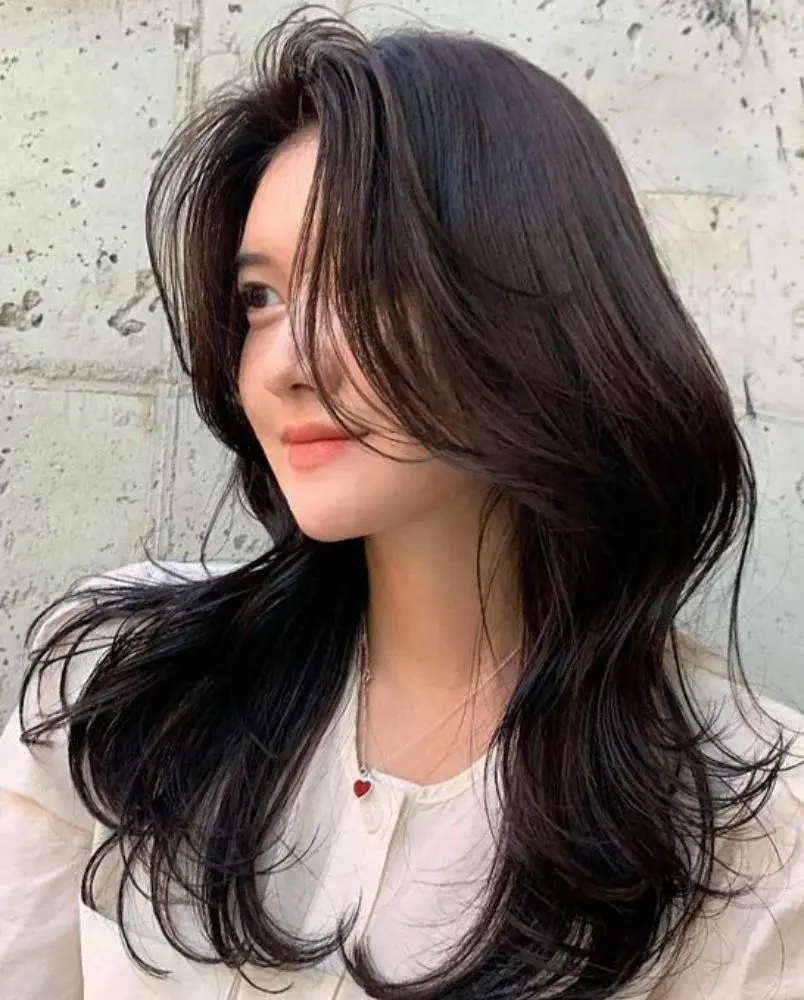 Kiểu cắt tóc ngắn Kiểu tóc Butterfly Cut nữ ngắn gọn sắc nét Kiểu tóc Butterfly Cut nữ ngắn gọn cá tính