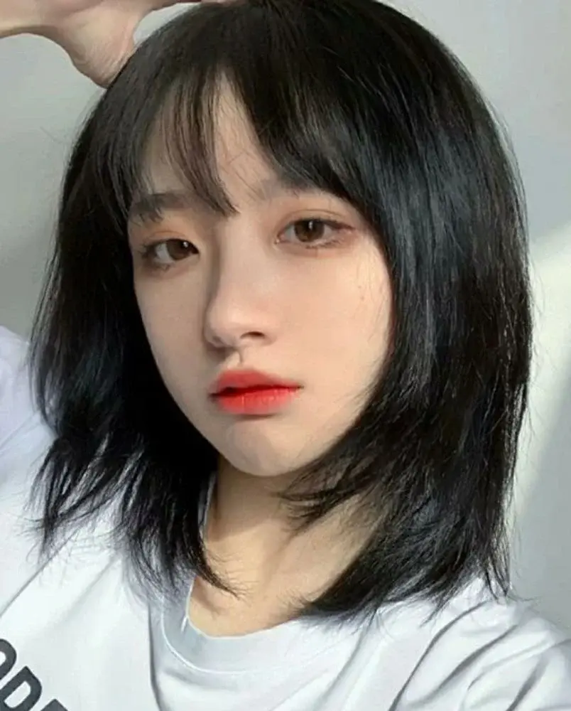 Kiểu cắt tóc ngắn Kiểu tóc Butterfly Cut nữ ngắn gọn sắc nét Kiểu tóc Butterfly Cut nữ ngắn gọn cá tính
