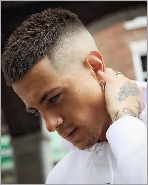 Kiểu cắt tóc ngắn Kiểu tóc Mohican mái ngắn nam gọn sắc nét Mẫu tóc Kiểu tóc Mohican mái ngắn nam gọn cá tính