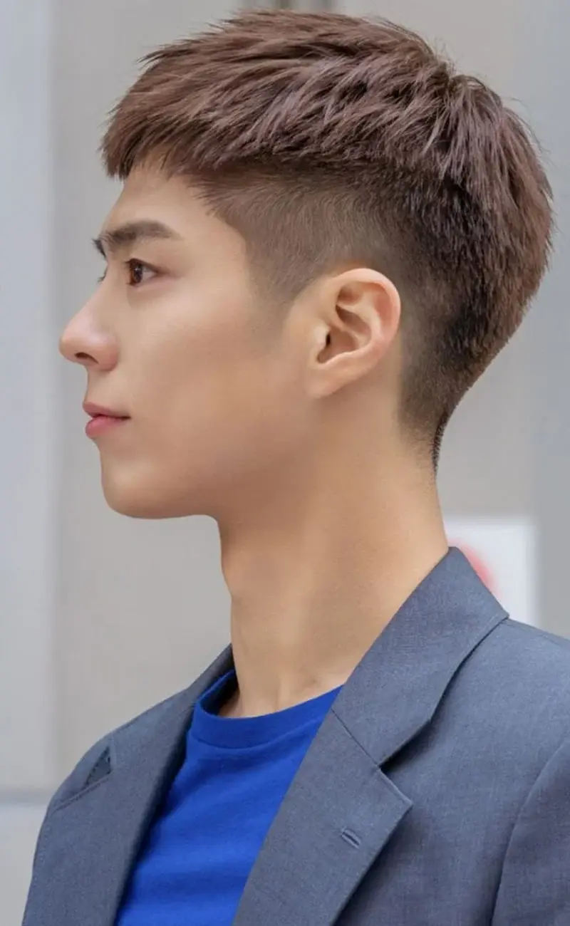 Kiểu cắt tóc ngắn Kiểu tóc Mohican nam ngắn gọn sắc nét Kiểu tóc Mohican nam ngắn gọn cá tính