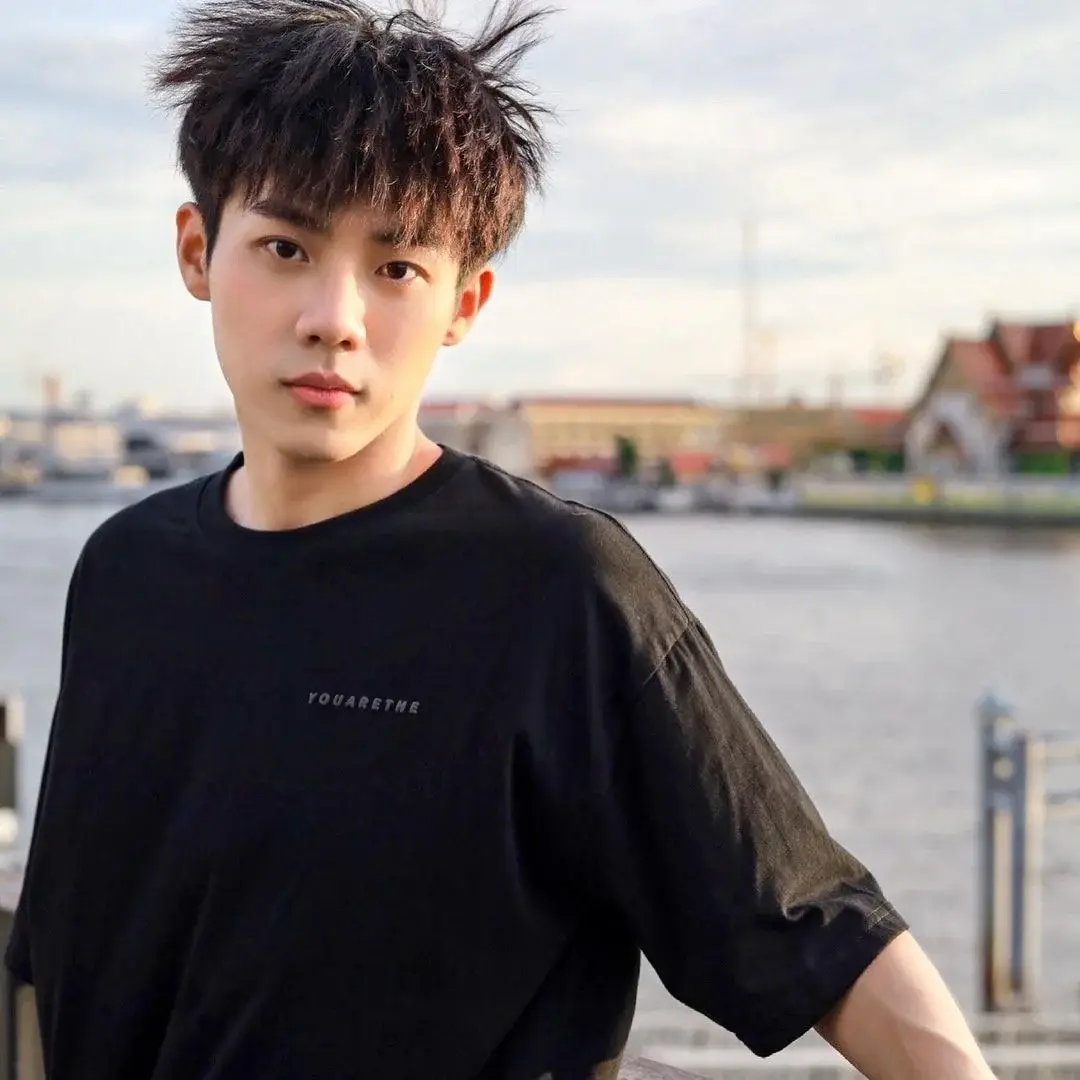 Kiểu uốn tóc Kiểu tóc Mohican nam uốn con sâu đẹp bền phom Xu hướng tóc Kiểu tóc Mohican nam uốn con sâu uốn nhiệt bền kiểu