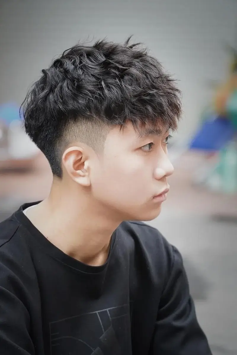 Kiểu tóc uốn Kiểu tóc Mohican nam uốn con sâu sóng mềm đẹp Phong cách tóc Kiểu tóc Mohican nam uốn con sâu lọn uốn nhẹ
