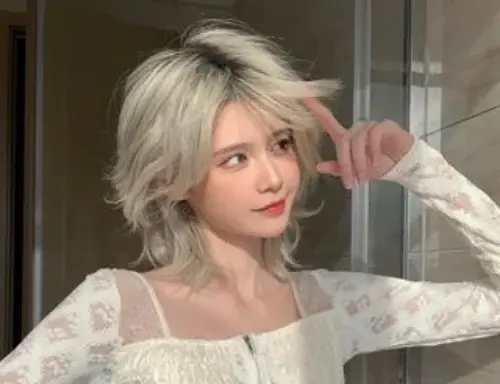 Phong cách xoăn Kiểu tóc Wolf Cut nữ uốn xoăn bồng bềnh đẹp Kiểu tóc Wolf Cut nữ uốn xoăn sóng bồng bềnh
