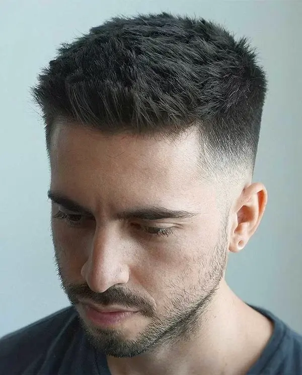 Mẫu tóc Quiff nam hiện đại buông thướt sang trọng
