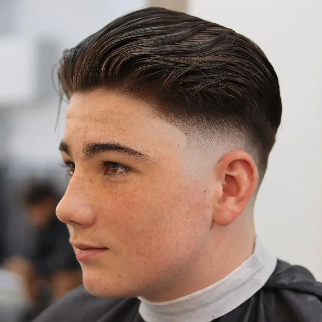 Mẫu tóc Slick Back Fade skin fade chuẩn
