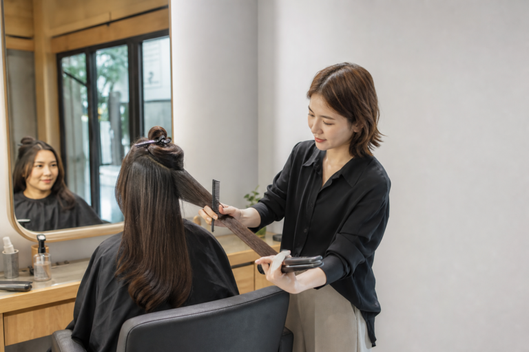 Duỗi Tóc: Làm Thẳng, Giảm Xù Và Cân Nhắc Mức Tác Động